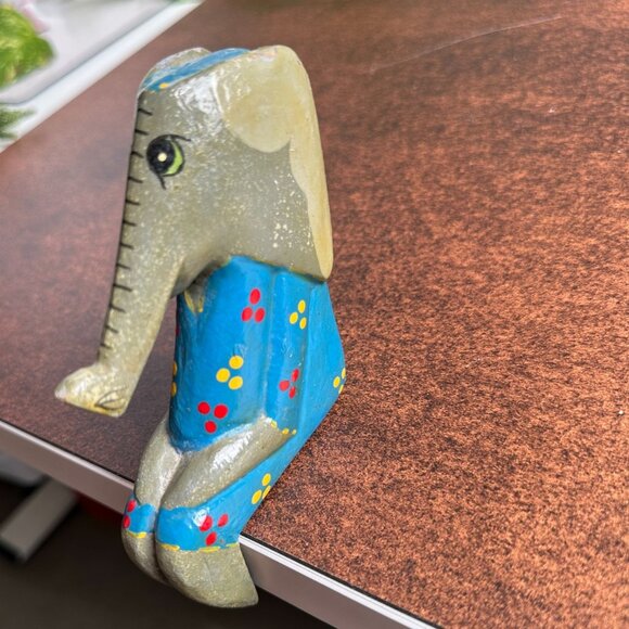 Hand Carved & Painted Wooden Shelf Sitter Elephant Figurine Signed By Artist 5.5 - Picture 9 of 12